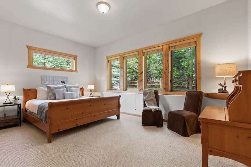 Bedroom (1 of 2)