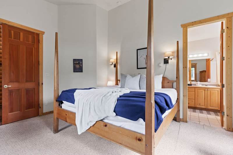 Bedroom (2 of 3)