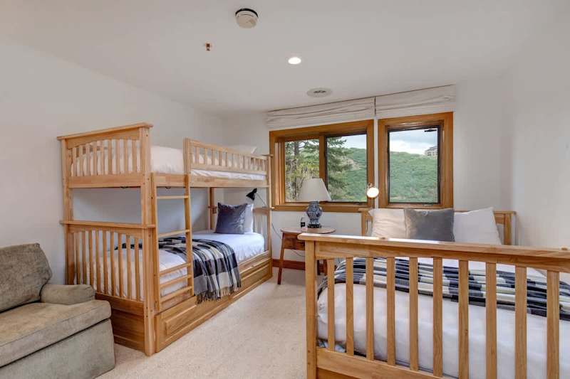 Bedroom (1 of 2)