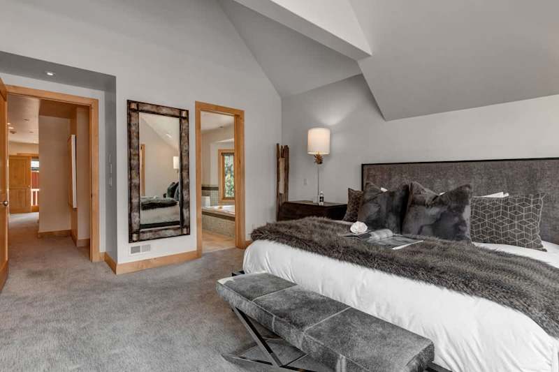 Bedroom (3 of 3)