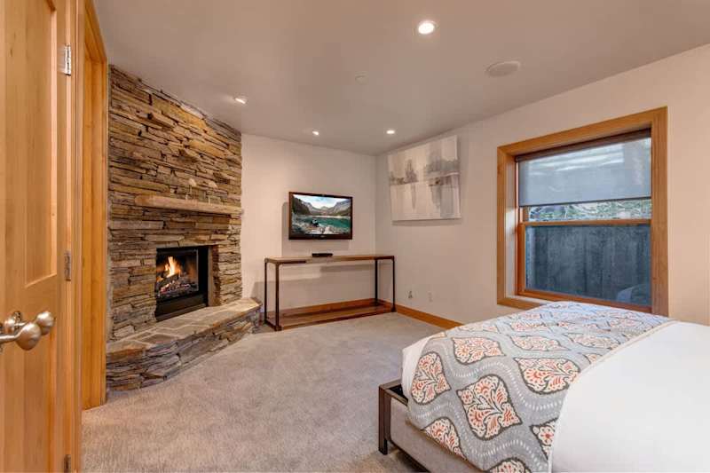 Bedroom (2 of 3)