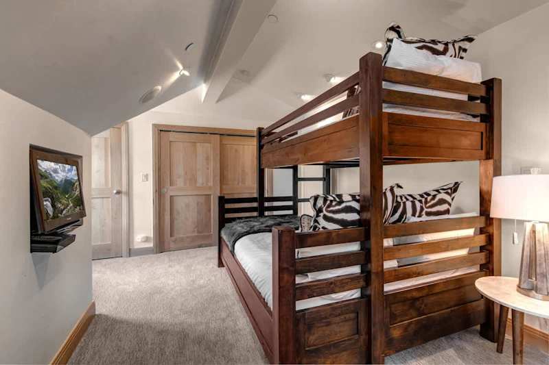 Bedroom (1 of 2)