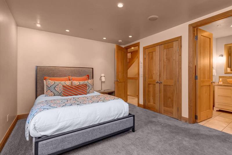 Bedroom (3 of 3)