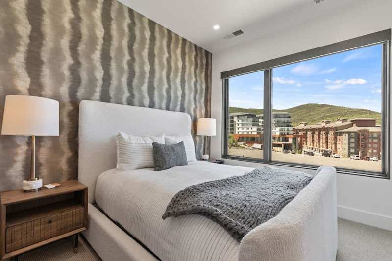 Bedroom (1 of 2)
