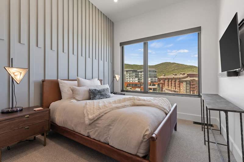 Bedroom (1 of 3)