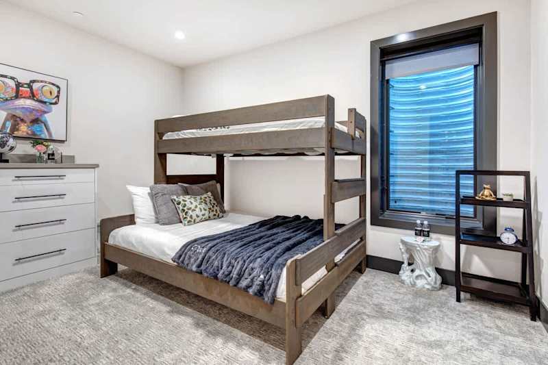 Bedroom (1 of 2)