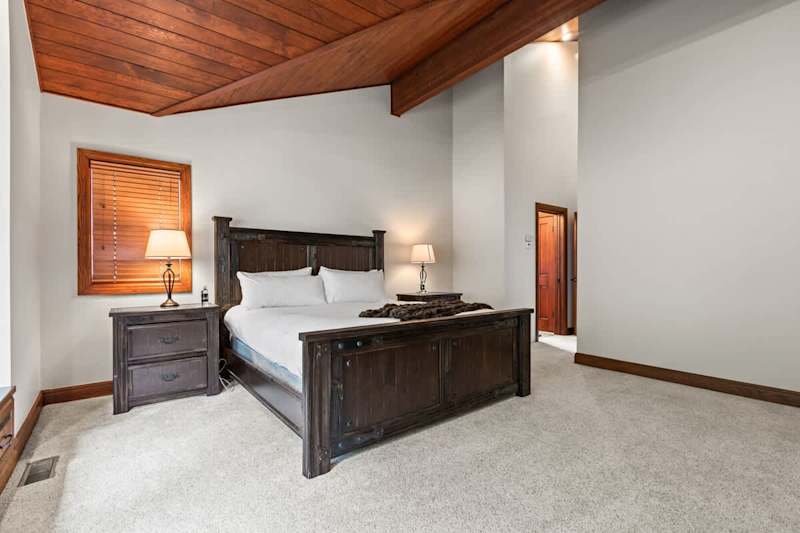 Bedroom (3 of 3)