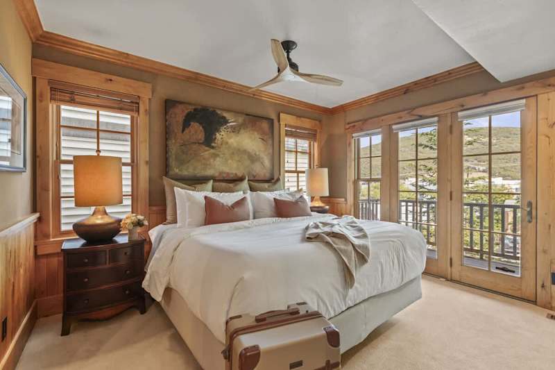 Bedroom (1 of 3)