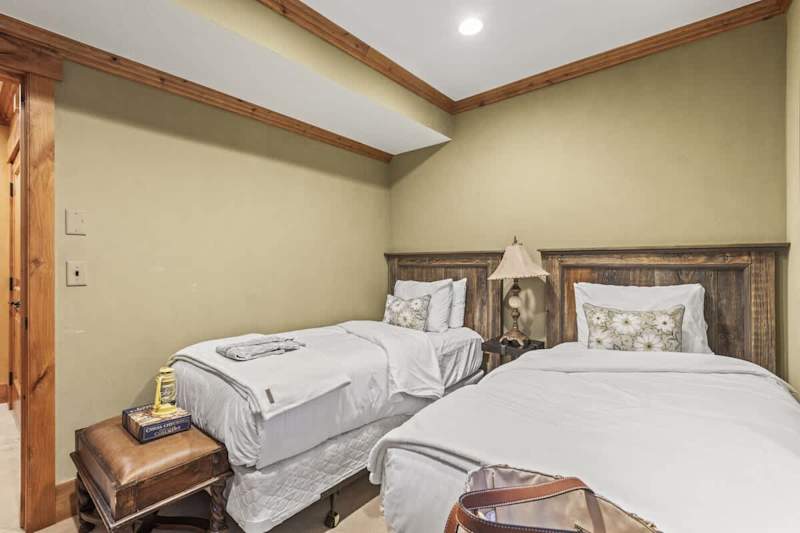 Bedroom (1 of 2)