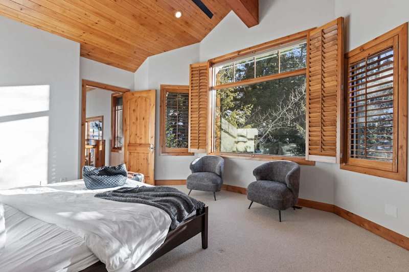 Bedroom (3 of 3)