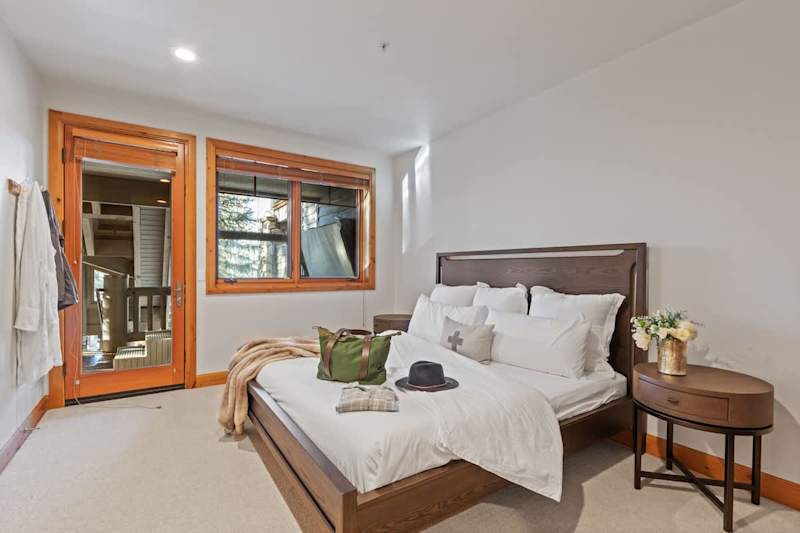 Bedroom (1 of 2)