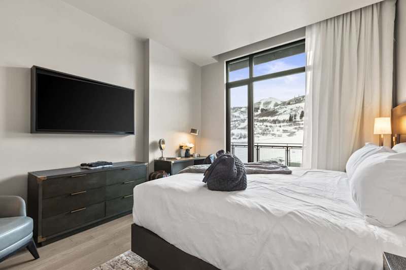 Bedroom (2 of 3)