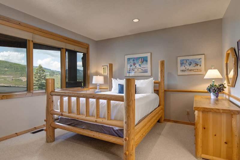 Bedroom (1 of 3)