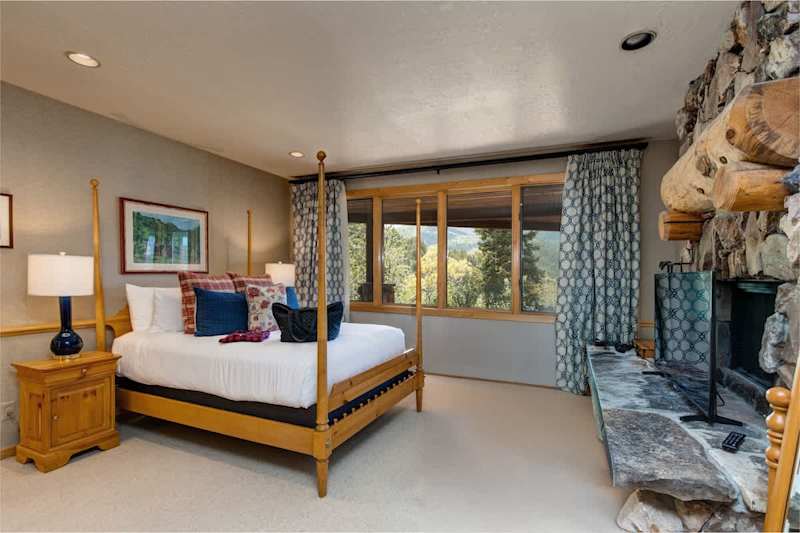 Bedroom (1 of 2)