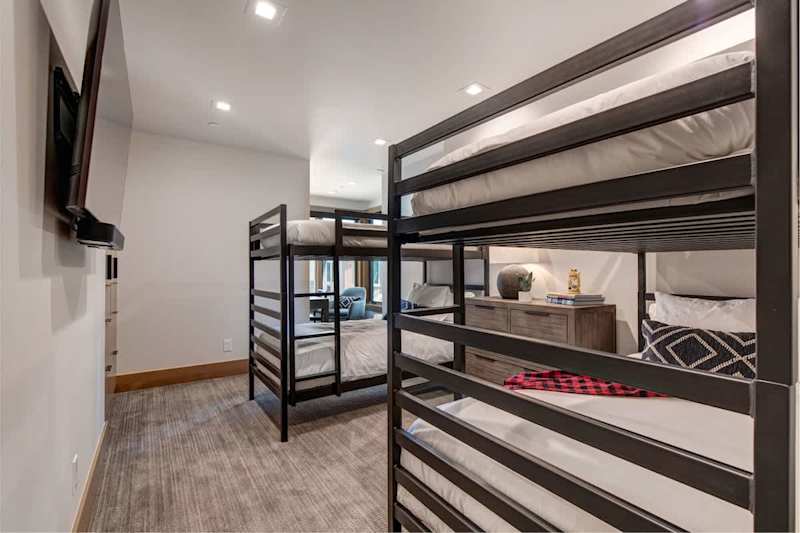 Bedroom (1 of 3)