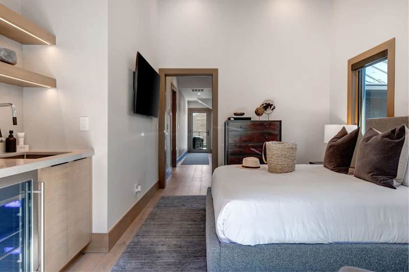 Bedroom (1 of 2)