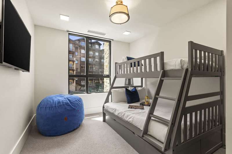 Bedroom (1 of 2)
