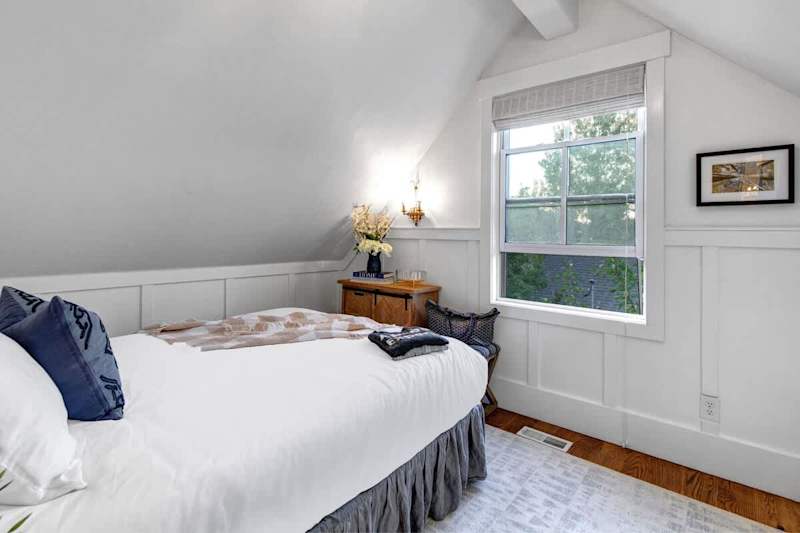 Bedroom (3 of 4)