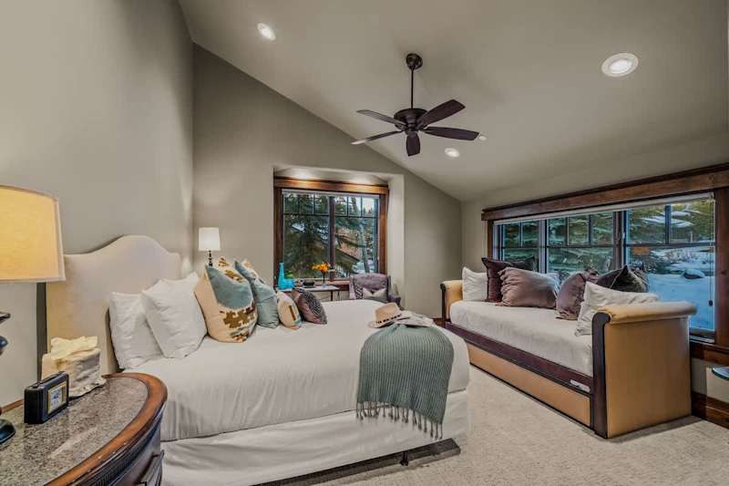 Bedroom (2 of 3)