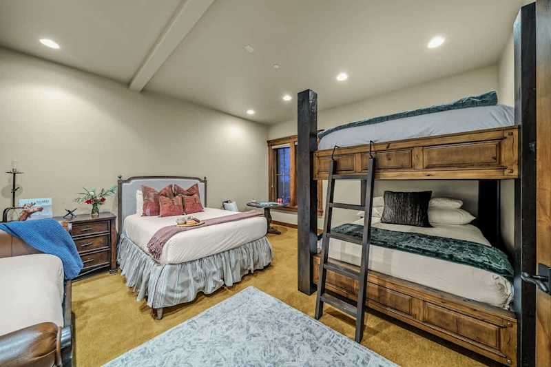Bedroom (1 of 2)