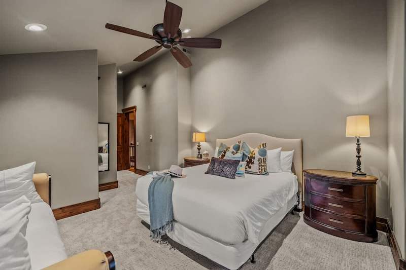Bedroom (3 of 3)