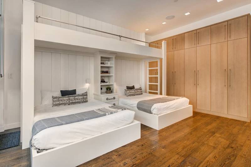 Bedroom (2 of 3)
