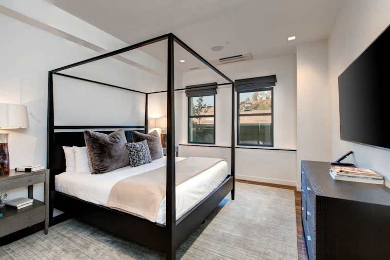 Bedroom (1 of 3)