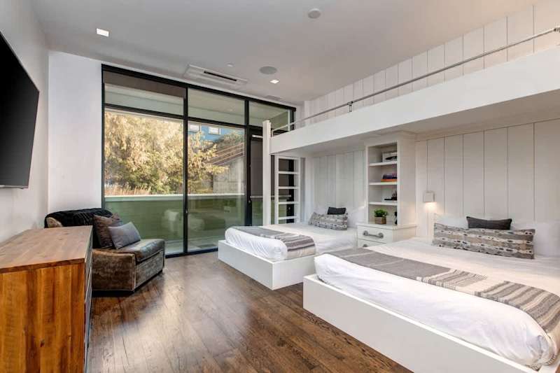 Bedroom (1 of 3)
