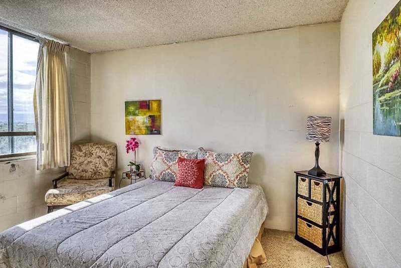Guest bedroom with two comfortable twin beds