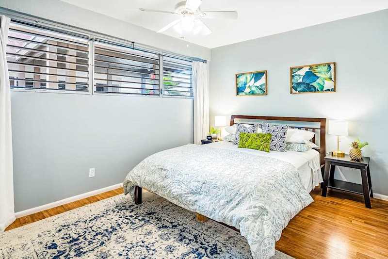 Sleep Soundly in a Comfortable Queen Bedroom