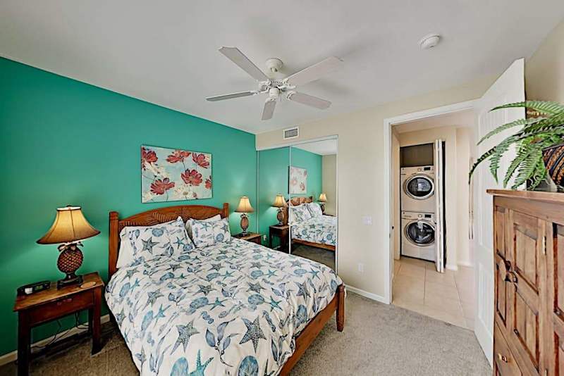 Guest room with a fan for your nightly comfort.