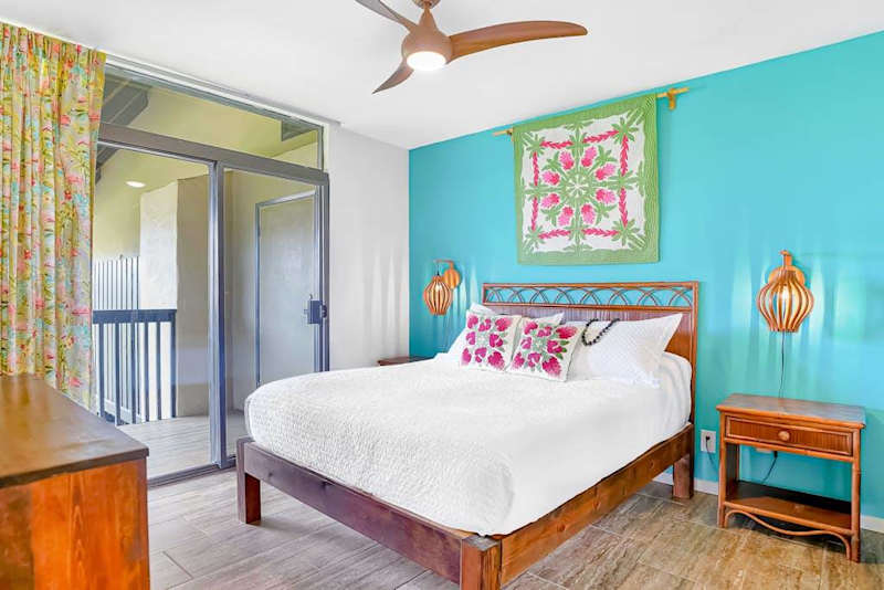 Cozy queen bedroom with island-inspired décor