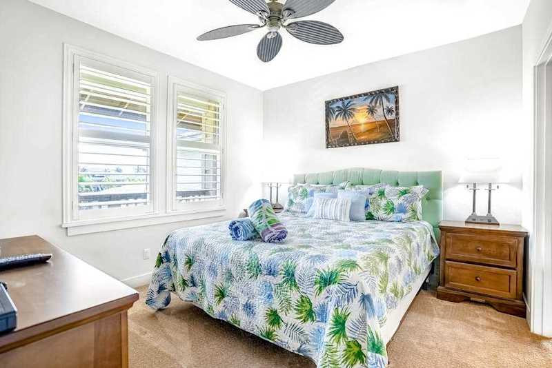 Guest bedroom with king bed.