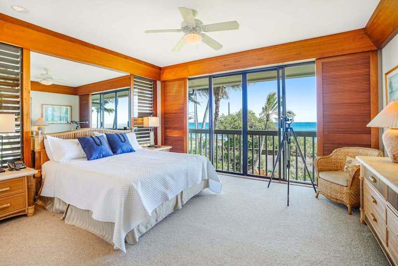 Bright sleeping space with cozy beds for every guest