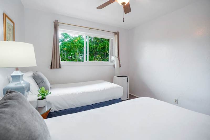 Cozy Twin Bedroom Retreat