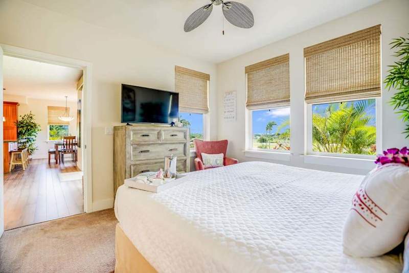 Spacious Primary Bedroom With Cozy Seating