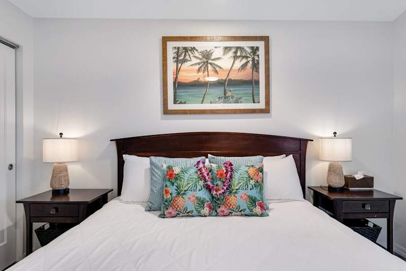Bright sleeping space with cozy beds for every guest