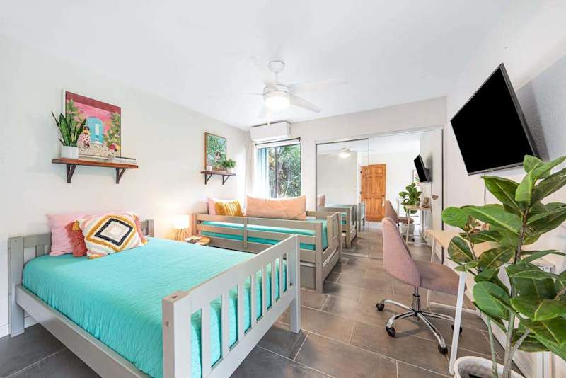 Cheerful Bedroom For Relaxing Getaways