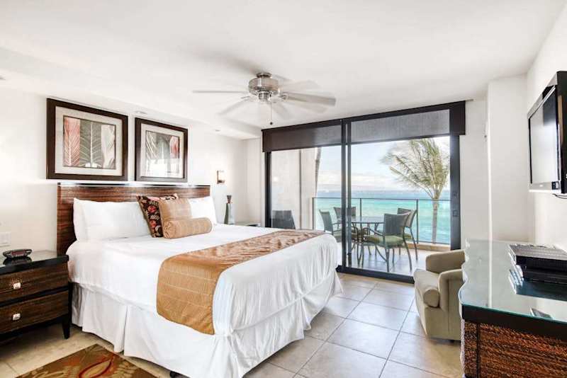 Luxury Suite With Private Balcony