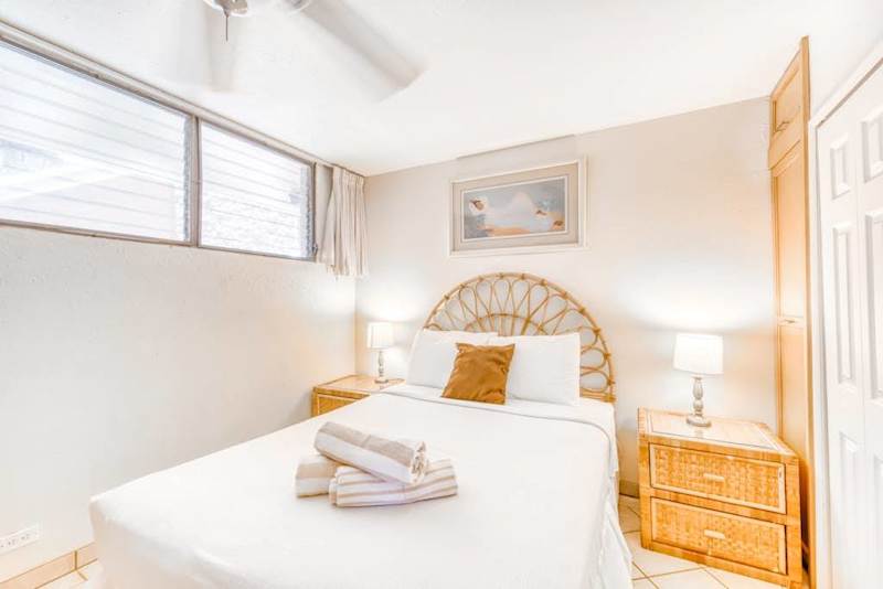 Bright Guest Retreat With Island Charm