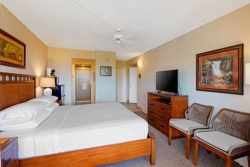Enjoy peaceful surroundings with cool ocean breezes nearby