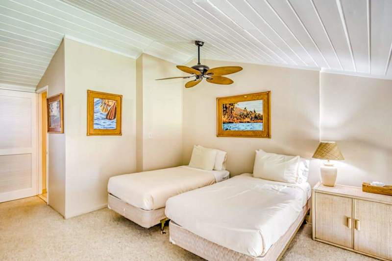 Loft area with two twin beds