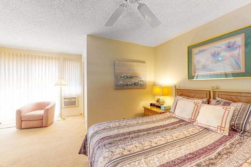 Spacious Bedroom With Sitting Area