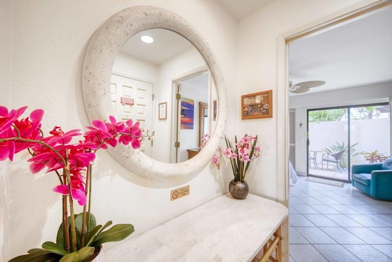 Elegant Bedroom Vanity Nook
