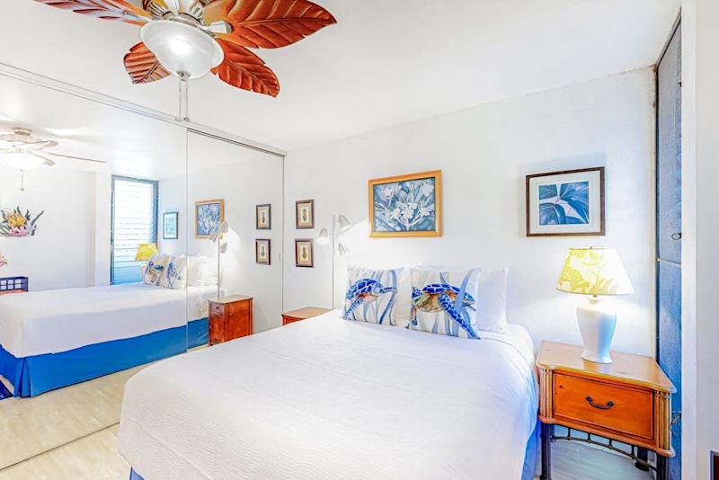Queen bed for a great nights sleep with a fan to keep you cool.