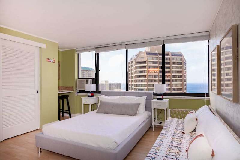 Double and single beds for flexible stays