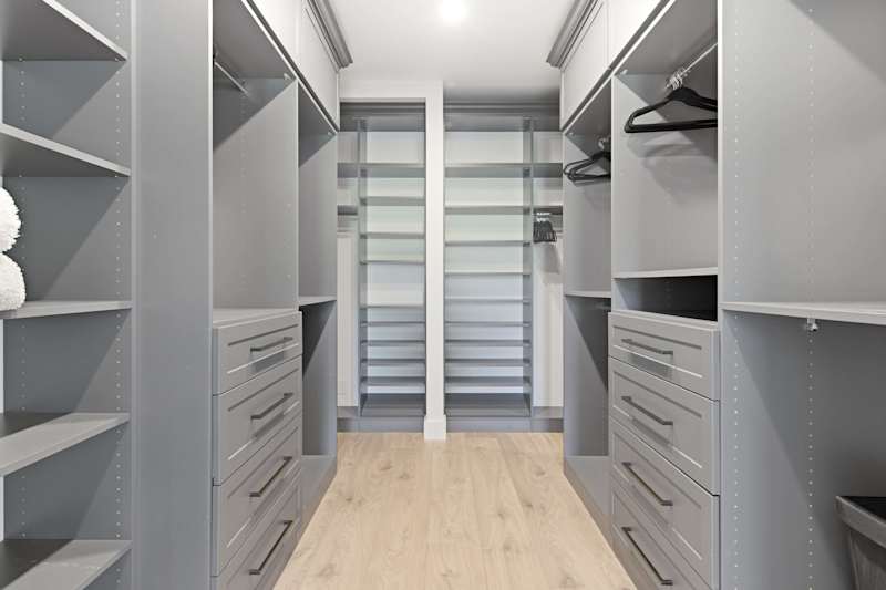 Walk-in closet