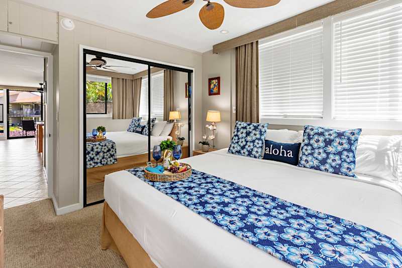 King Suite bedroom (3 of 3)