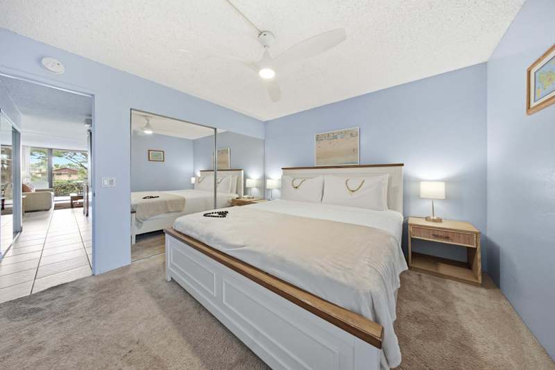 Master Bedroom (4 of 4)
