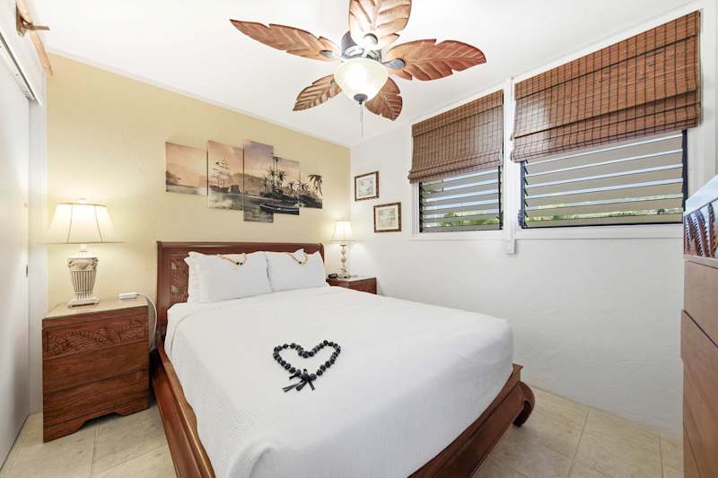Cozy Bedroom (2 of 3)